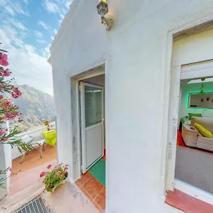 Landhaus Sweet, Masca